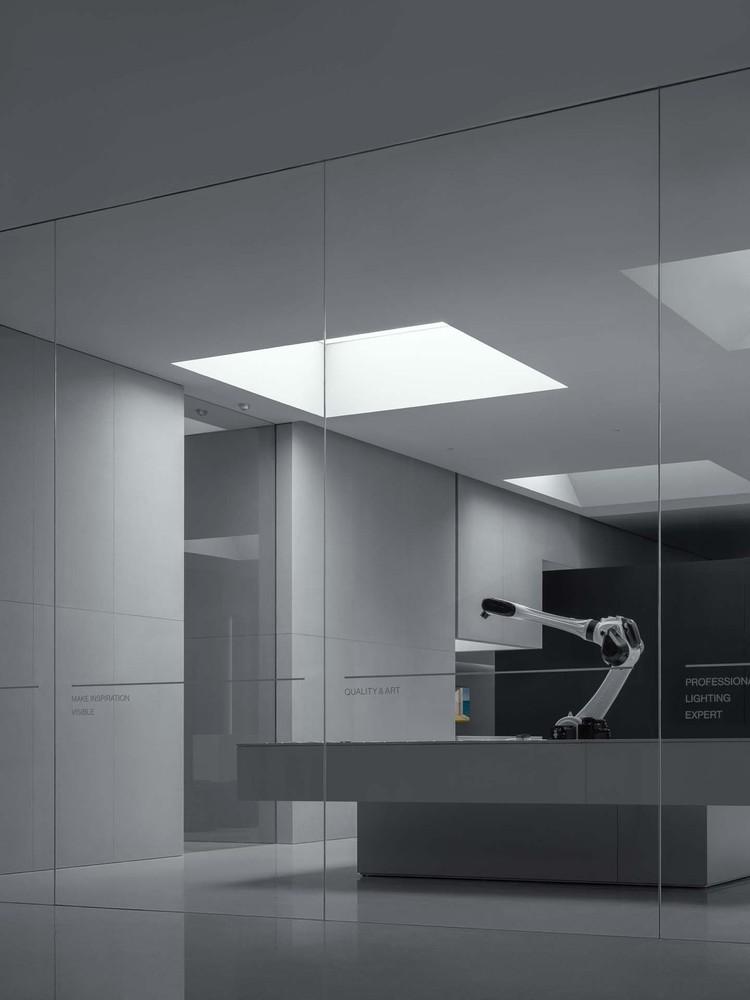 22-機(jī)械臂展臺Robot_arm_demonstration.jpg 22-機(jī)械臂展臺Robot_arm_demonstration.jpg